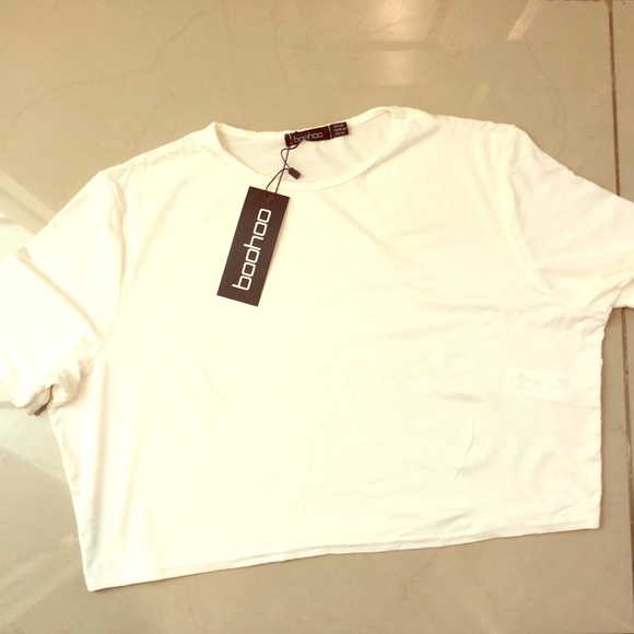 Boohoo Plus Tops - ⭕️Crop top